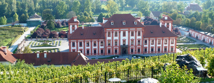  Schloß Troja